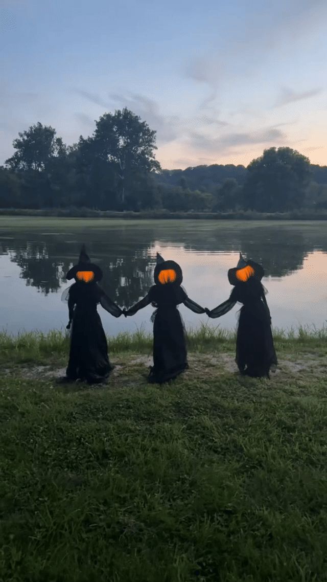 Lighted Witchstakes