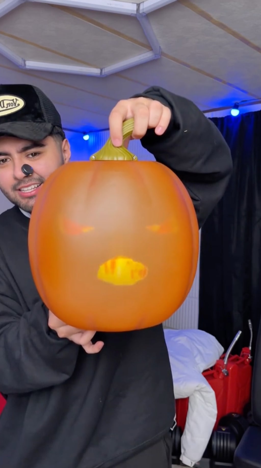 Talking & Singing Pumpkin By FRIGHTFEST